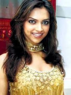 171 - ALEGE-TI-VA 5 POZE LIBERE CU DEEPIKA PADUKONE