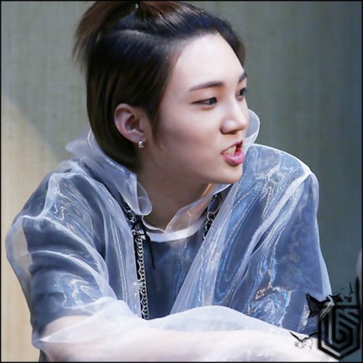 (제로) Dar am scapat mai. :D :)) :-s Bye. :) Voi..stiti cumva a cui e..? :D :-s