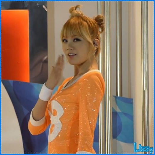 ↘. Pa :-h Nu stiu.. da te prinde culoarea :-?..:))