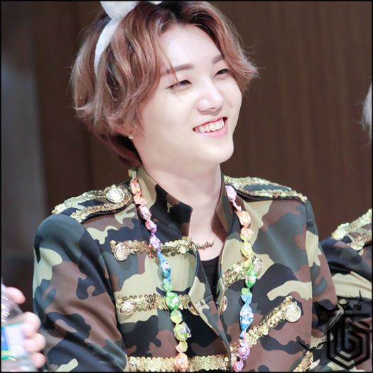 (제로) A cui e? :-s [isi da rochia jos] Noroc ca am pus-o peste haine..ca ma faceam de ras. :)) - ix __ Episodul 058 __ xi