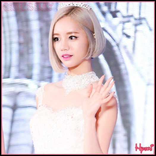 $. [intră] Bunăăă. :3 Sugaaaar!! >:D<