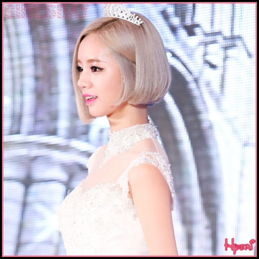 @. Mă omori cu iubire. :"> ..[îi dă o plăsuţă; pwp; des]; Băăă, eşti mai mare. &gt;:D&lt; Eşti mai aproape de moarte ;-; Ce mă fac..? :-&lt; ..=)) [hug] Ododod. &gt;:D&lt;
