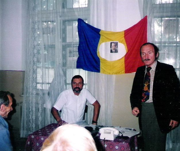 Cu poetul Mihai Ursachi la Alianta Civica; Iasi, 16 septembrie 1995
