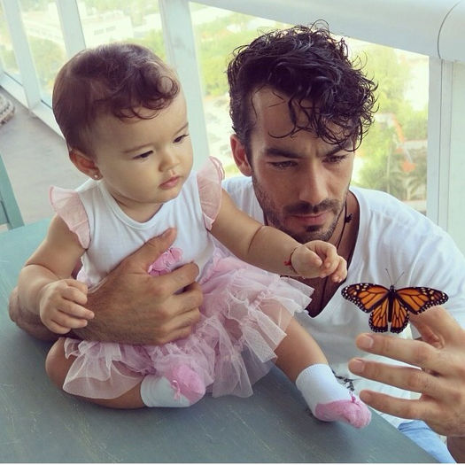  - Aaron Diaz