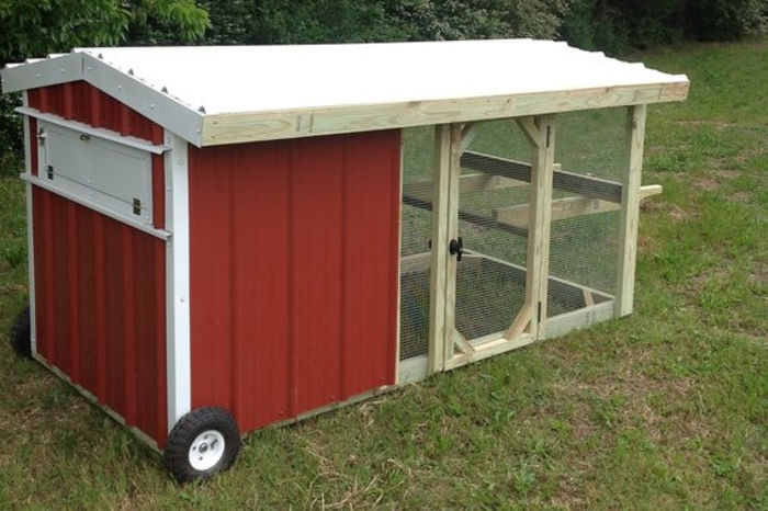4x8-rolling-chicken-coop--UDU2Ny0xMjYxMjUuNDIxODc5