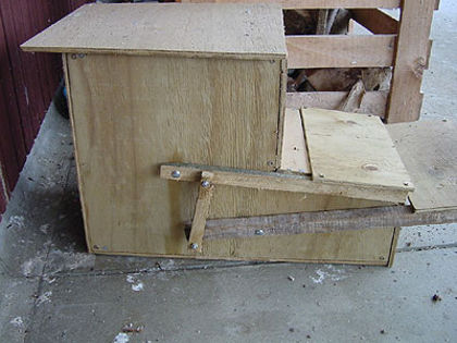 auto-feeder-closed
