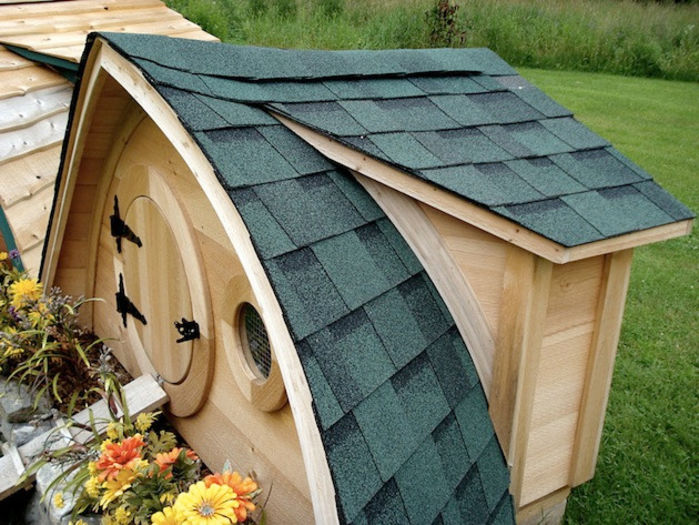 Quirky-Lord-of-The-Rings-Inspired-Hobbit-Hole-Chicken-Coops-3