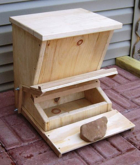 wood-chicken-feeder