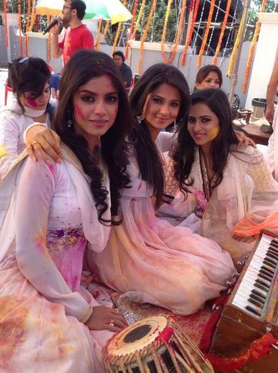 1920506_694539363902114_1184518469_n