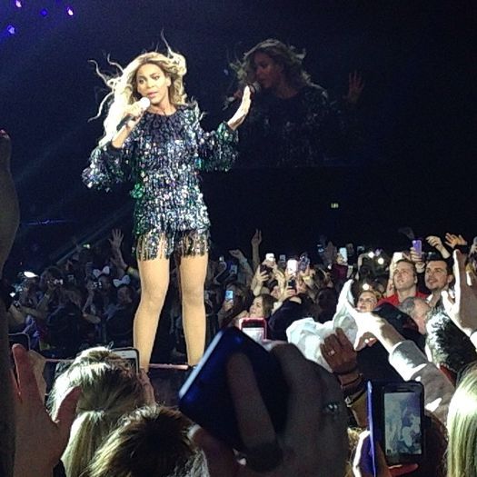 Elena a vazut-o pe Beyonce pentru a doua oară într-un concert.