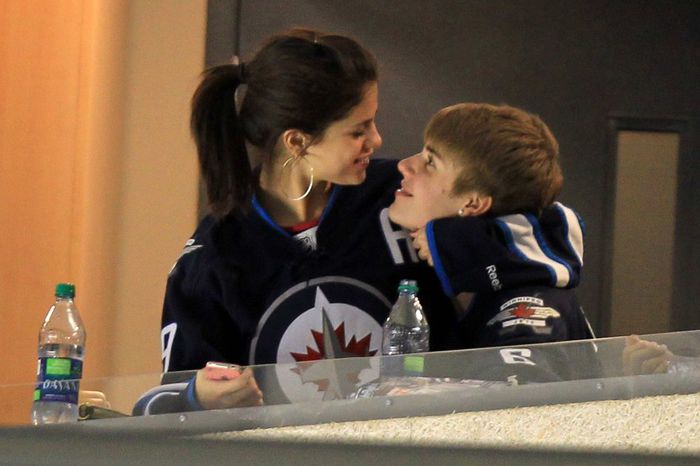 Selena-Gomez-at-Winnipeg-Jets-Hockey-Game-6 - Selena Gomez and Justin Bieber