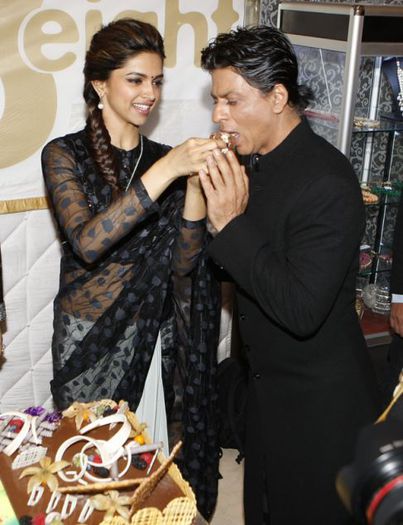 Studio8%20-%20chennai%20express_36[1]