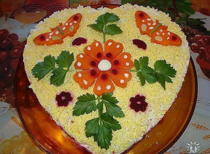 salata de peste cu legume si maioneza - Idei de aranjare a platourilor pentru mese festive