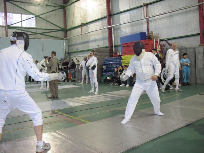 Cristian Zainescu (dreapta) in asalt - 2021 S