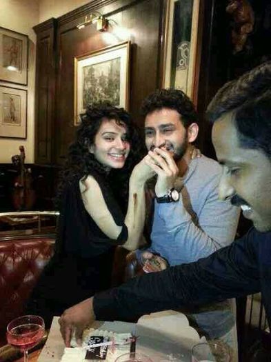 1499631_670527536325115_370011366_n