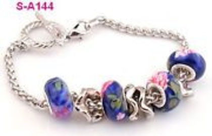 Handmade European beaded charm bracelet special clasp flower