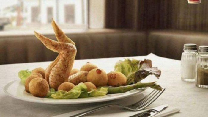 O_sa_te_prapadesti_de_ras_cand_vezi_ce_a_primit_omul_asta_de_mancare_intr-un_restaurant_de_LUX
