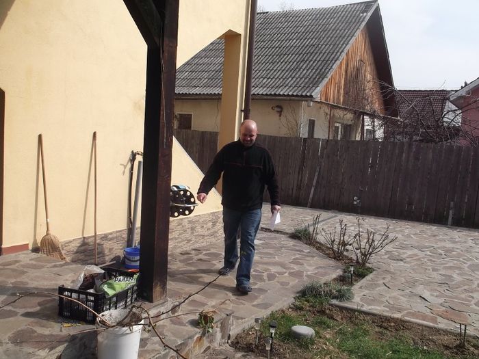 NIK PUIUT IN CONTROL - FERMA ANDRE  SI  NIK PUIUT