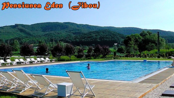 173. Piscina de la Pensiunea Eden (Jibou) - Fascinanta Romanie - 5