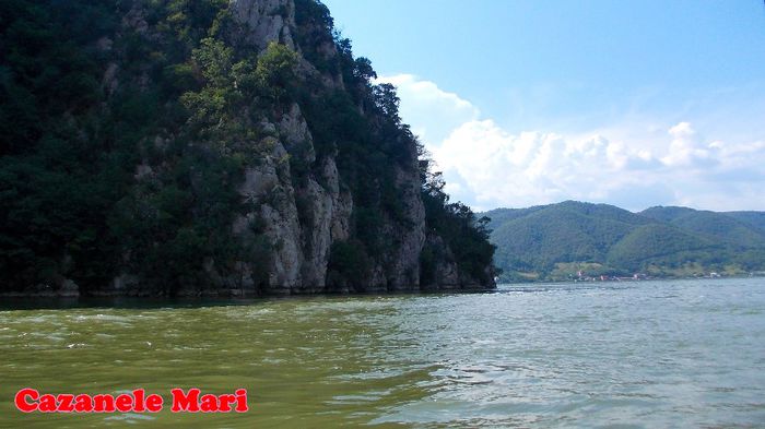 580. Dunarea la Cazanele Mari