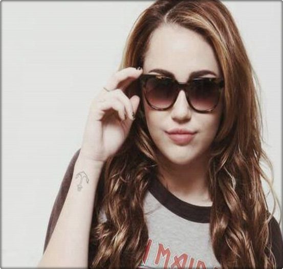 day 369 . - imperfections equal beauty