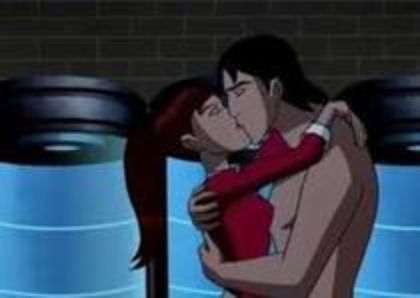 71434305 - Ben 10 KISS