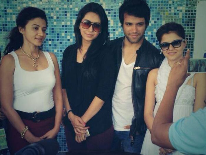 2 - Asha Negi 6