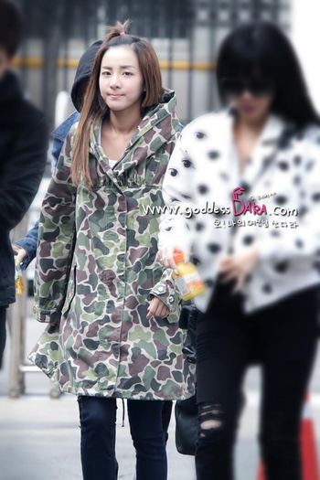 dara away - 2NE1 12