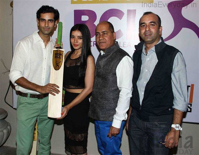 10150624_306051056210718_146504725_n