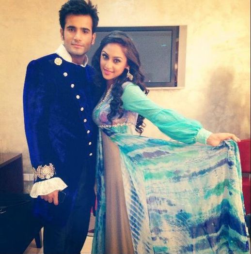 krystle-dsouza-haircut-4
