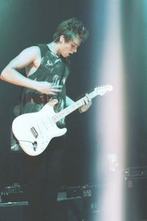  - Luke Hemmings
