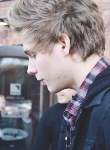  - Luke Hemmings