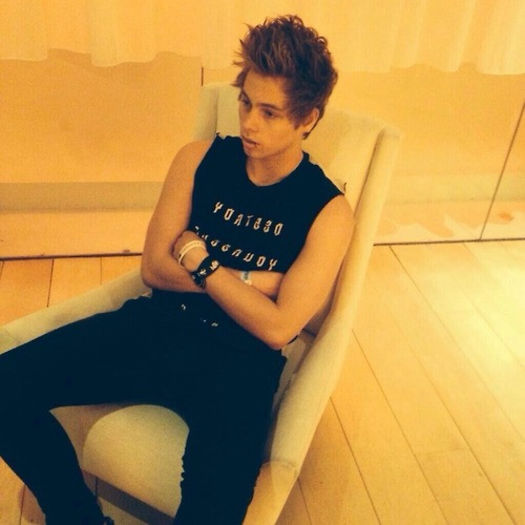  - Luke Hemmings