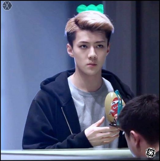 .Hun| ..N-am.T-T Nu ma lasa batrane.. So Man sa am. Sa avem. T-T Pana peste 5 ani. >:) :))