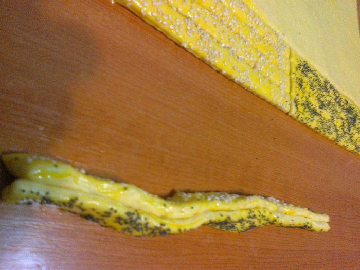 Rasucite cu mac si susan - 2