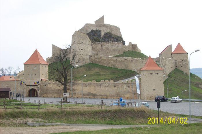 100_4863 - CETATEA TARANEASCA DIN RUPEA BRASOV