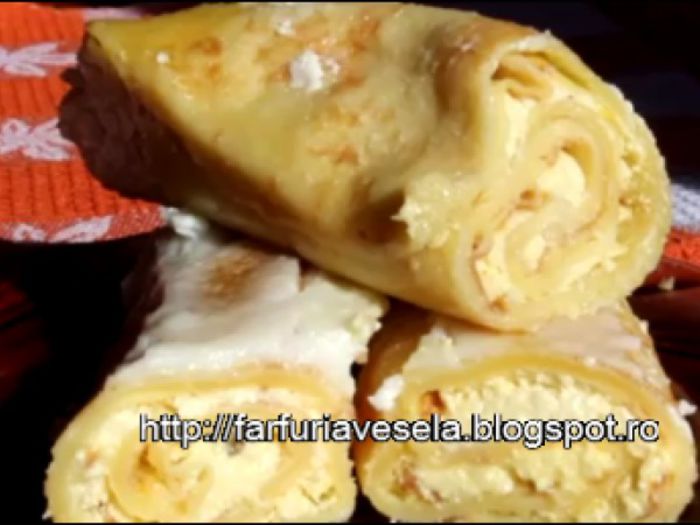 Desert : Clatite cu branza si smantana la cuptor