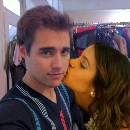 apoi il  pupa pe obraz - A teenage love movie starts