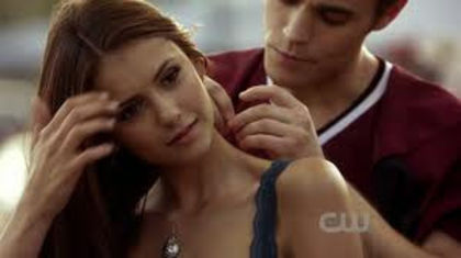Vanessa asta e pt tine(spuse el legandu-i  un colier la gat).E un colier al prieteniei - A teenage love movie starts