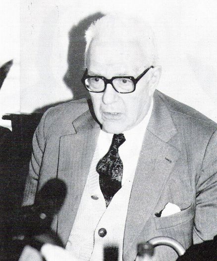 Moare Dan Amedeu Lazarescu, 6 ianuarie 2002; 1918-2002
