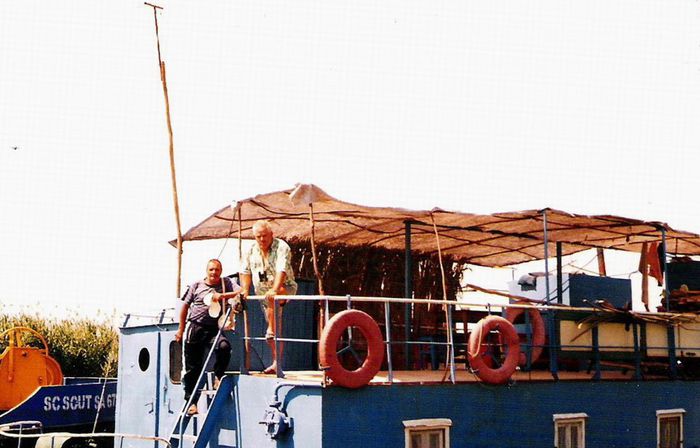 Dormitor plutitor in Cardon, iunie 2003
