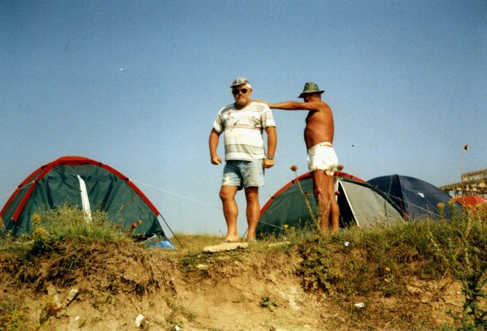 Cu corturile in Vama Veche, iunie 2003