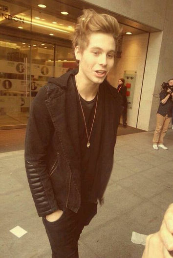  - Luke Hemmings