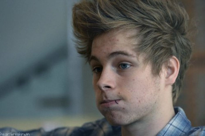  - Luke Hemmings