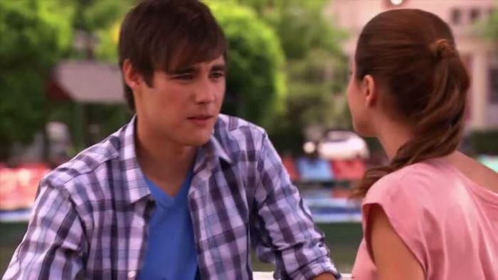 Violetta...Te iubesc! - A teenage love movie starts