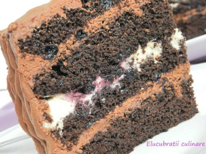 Desert : Tort cu ciocolată