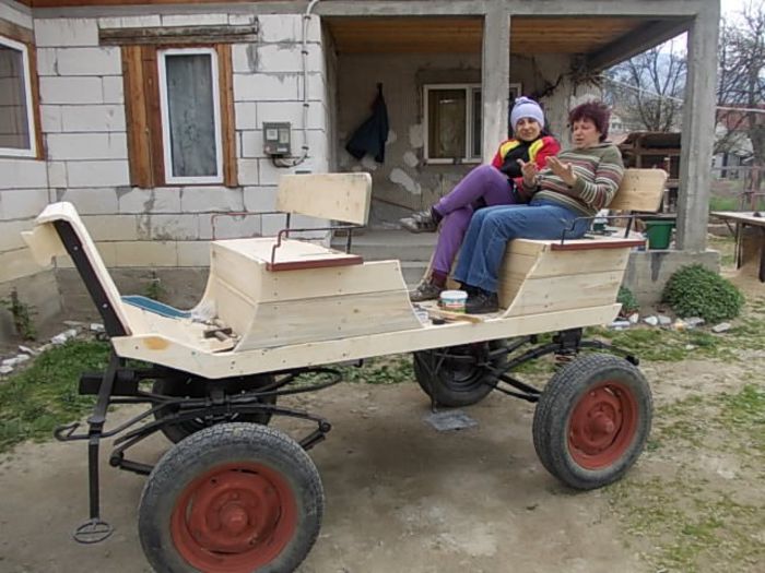 Confectionez fiacar /calesti/ pentru evenimente si plimbari cu cai