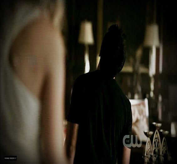 #► you`re welcome!...*se ridica si merge in spatele canapelei* - Episode - 10