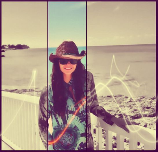 Alone? *ii rupe capul păpuşii si o "muşcă" de gat*