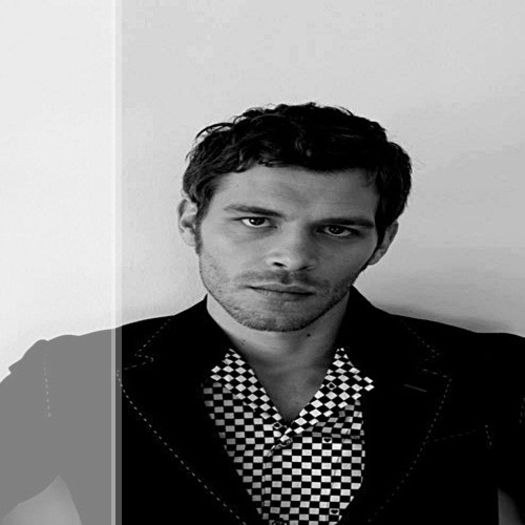 █ ▄→ imediat, stai aşa elena:)) . guţă? pe bune, elijah? weba caroline